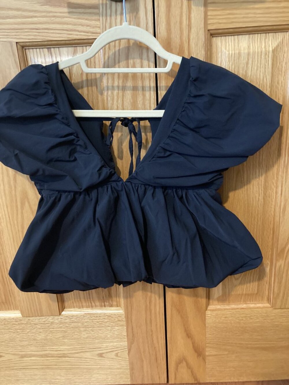 Aralina Black puffy sleeve, bubble hem top - size small